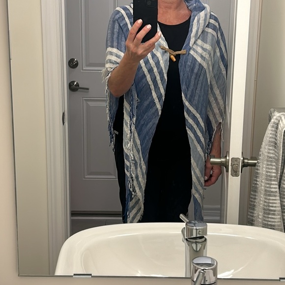 Blue and white striped wrap shawl/beach cover up fringes One Size - Picture 15 of 17